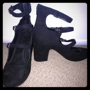 A New Day Black Heeled Pumps Size 11